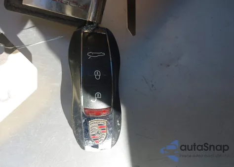 2011 Porsche Panamera 4S z USA, uszkodzony, nr VIN WP0AB2A74BL061682